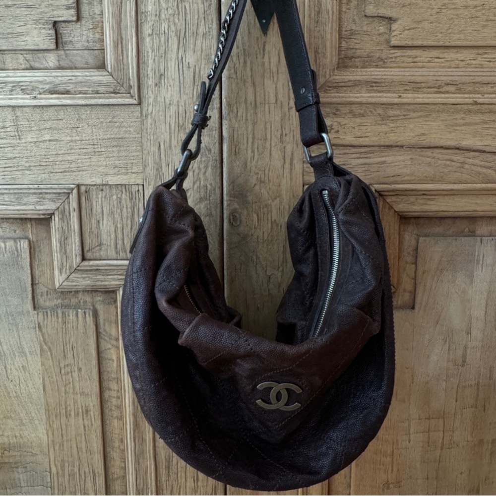70% ($3,000) OFF RARE CHANEL LIGNE HOBO